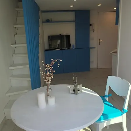 Διαμέρισμα Attico Victoria Palace Suggestivo E Spettacolare Μεντόν