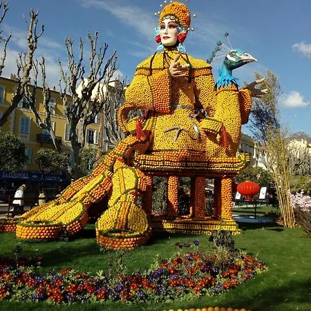 Attico Victoria Palace Suggestivo E Spettacolare * مينتون